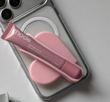 3D Heart-Shaped Phone Grip Holder