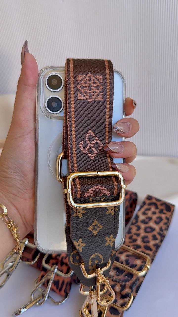 Cross body chain
